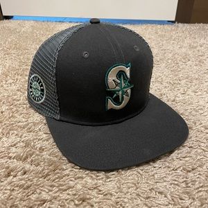 Seattle mariners flat bill snap back. New era.